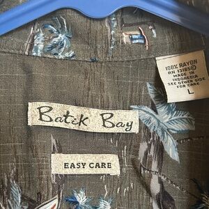 Batak Bay Men's Easy Care Shirt in Gray Tropical Design